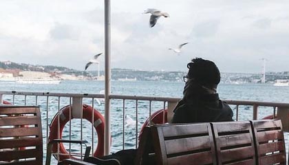 半场战报-艾永阿里乌姆6分钟闪击 国足0射正0-2喀麦隆