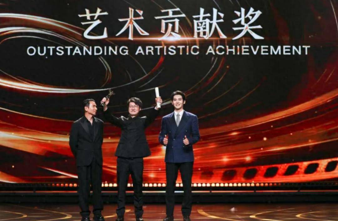 “上海电影节”，为何一直照亮上海的？