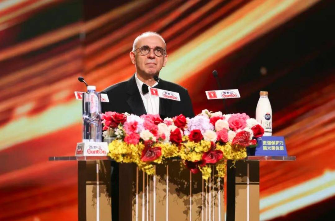 “上海电影节”，为何一直照亮上海的？