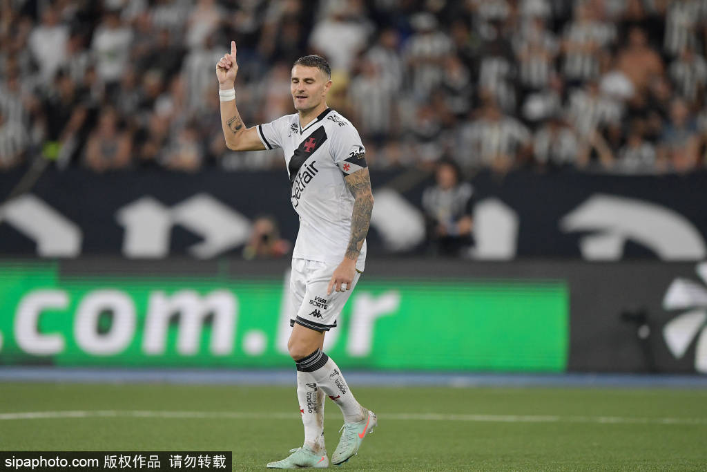 莫德里奇闪耀米兰!1-0小胜博洛尼亚,赛季初战术分析与球星故事交织