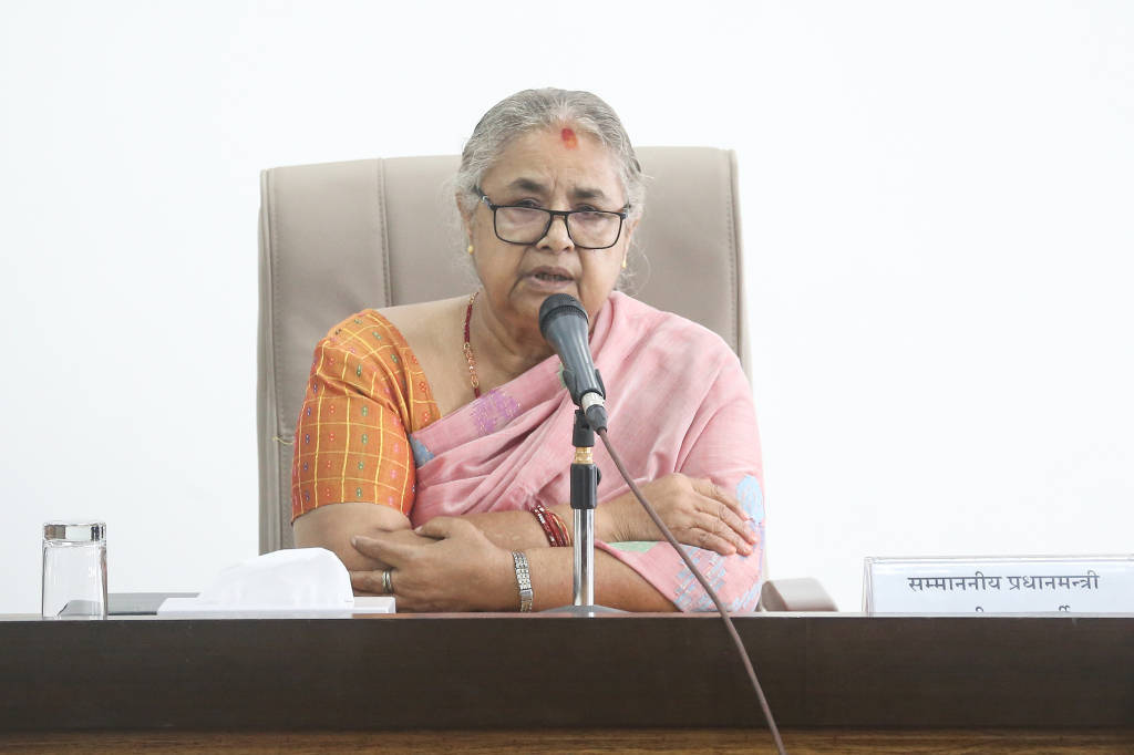 尼泊尔临时政府总理首次公开表态:执政不会超过半年,将顺应民意