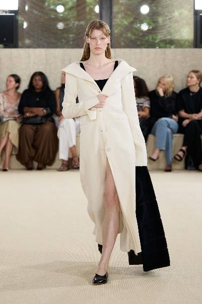 TOTEME 发布2026春夏系列