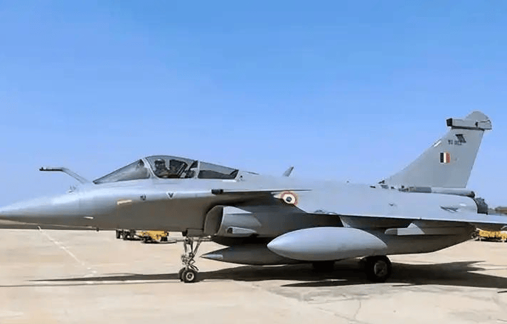 歼10CE又给中国长脸!印媒罕见承认:阵风确实被击落,但不是4架