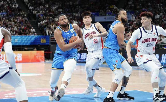 多人伤停休赛 三人五犯离场 全员拼搏 北汽队拼下胜利