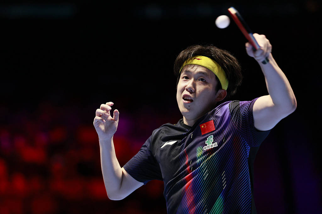 孤军奋战！王楚钦战胜小勒布伦，挺进乒乓世界杯八强