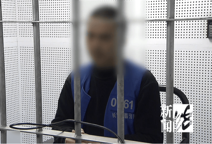 “我不要活了！”上海阿婆崩溃，买了近30年的保险全被退！警方：若继续持有价值百万